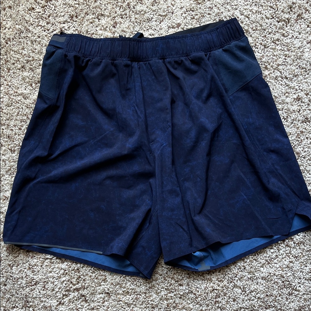 Lululemon men’s navy shorts size M